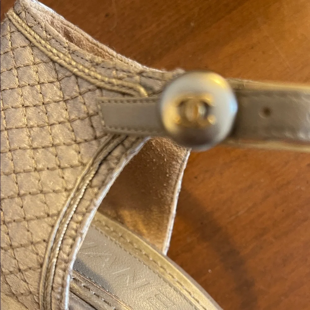 CHANEL silver/grey Textured Heels - Picture 10 of 13